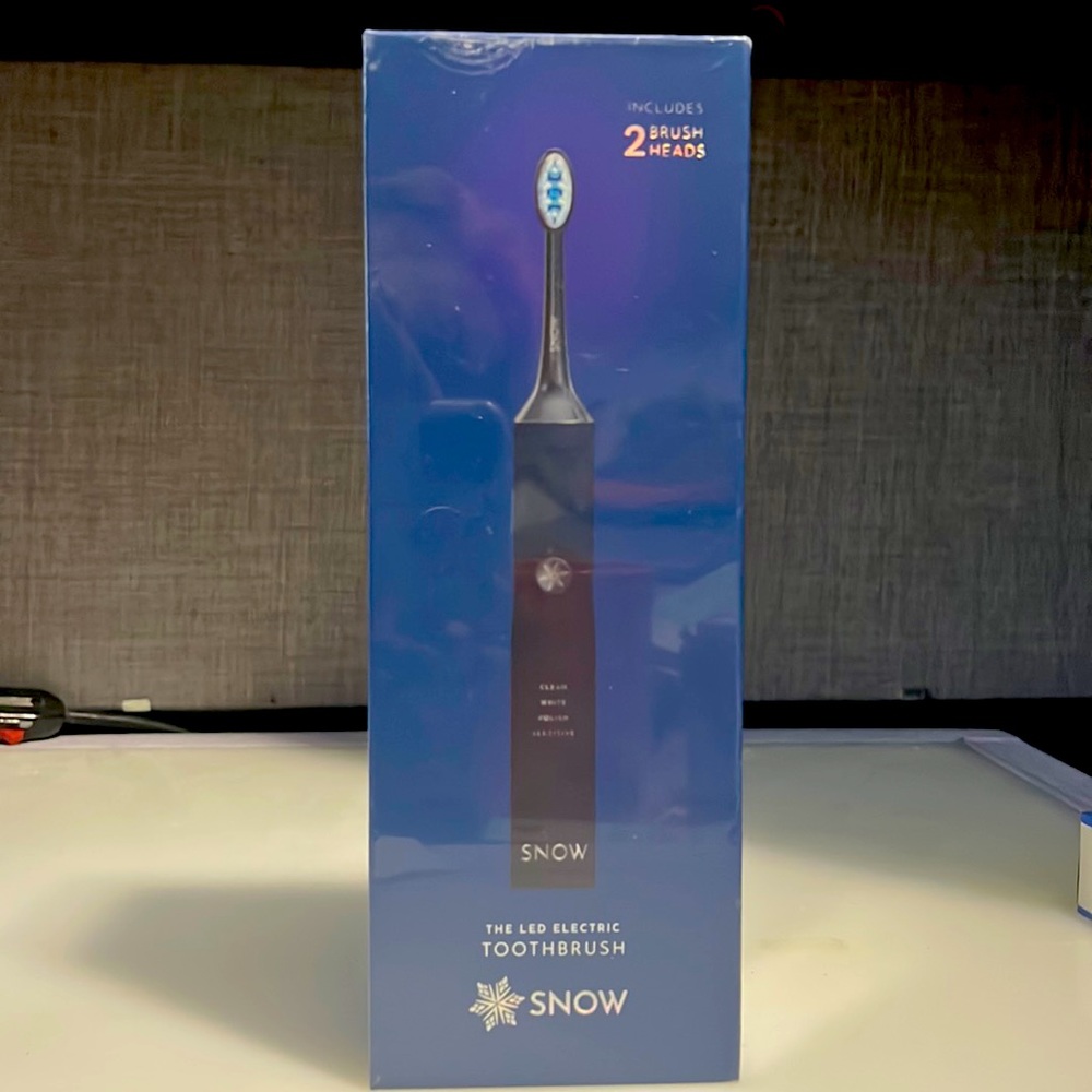 Brand New Snow LED Electric Toothbrush
